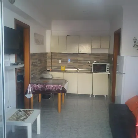 Apartman Kostic * Skála Neón Epivatón